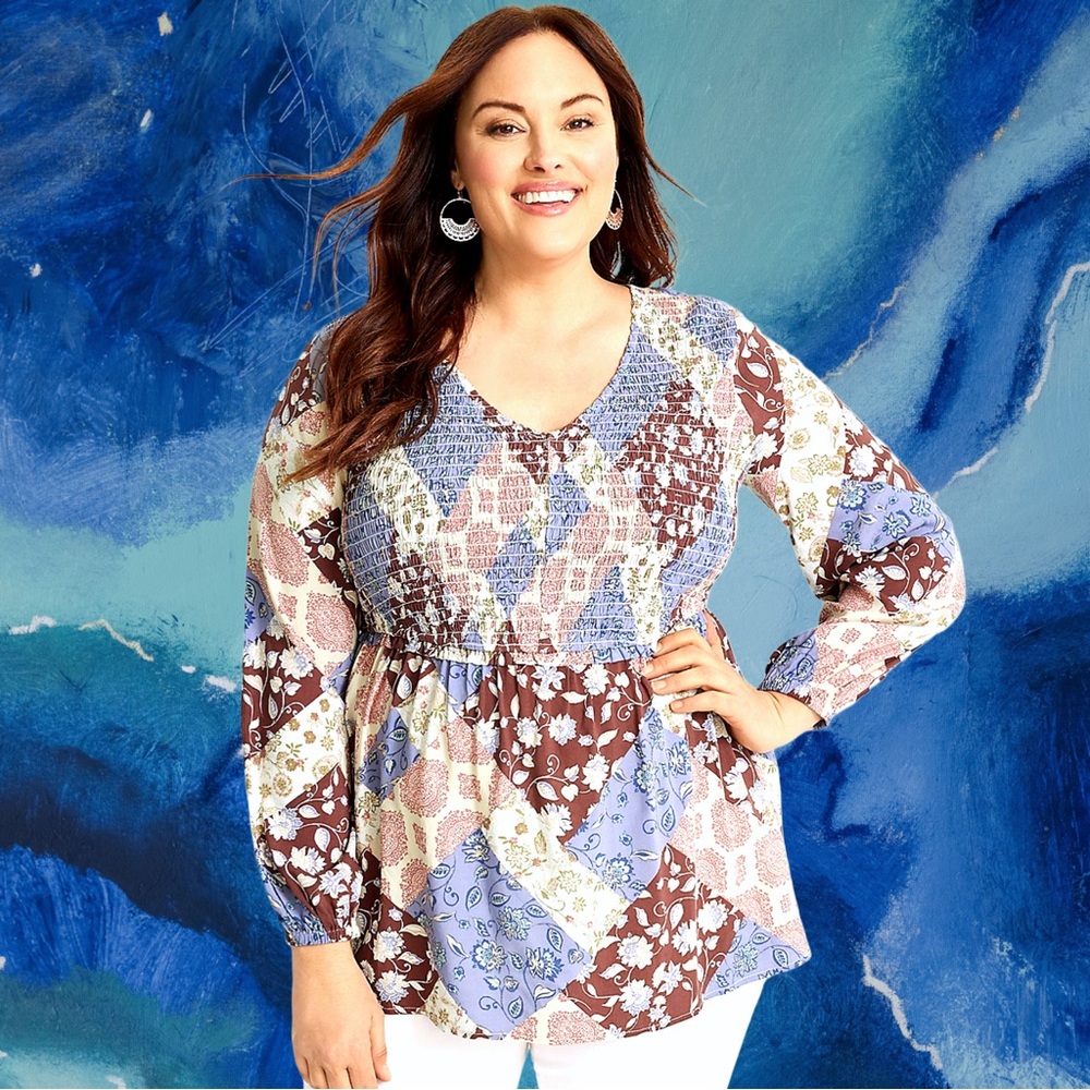 🆕Maurices Women’s plus-size Cream & Blue Patterned/Floral Smocked Blouse❤️❤️3X